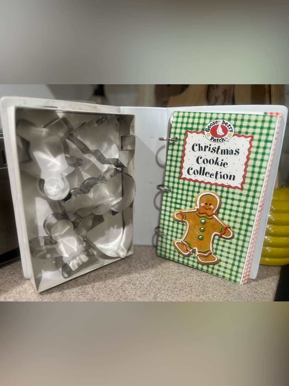 Older Goose berry Patch Christmas Cookie Cutter Set with Recipe Binder